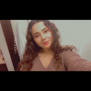 Meet your Posher, Cynthia